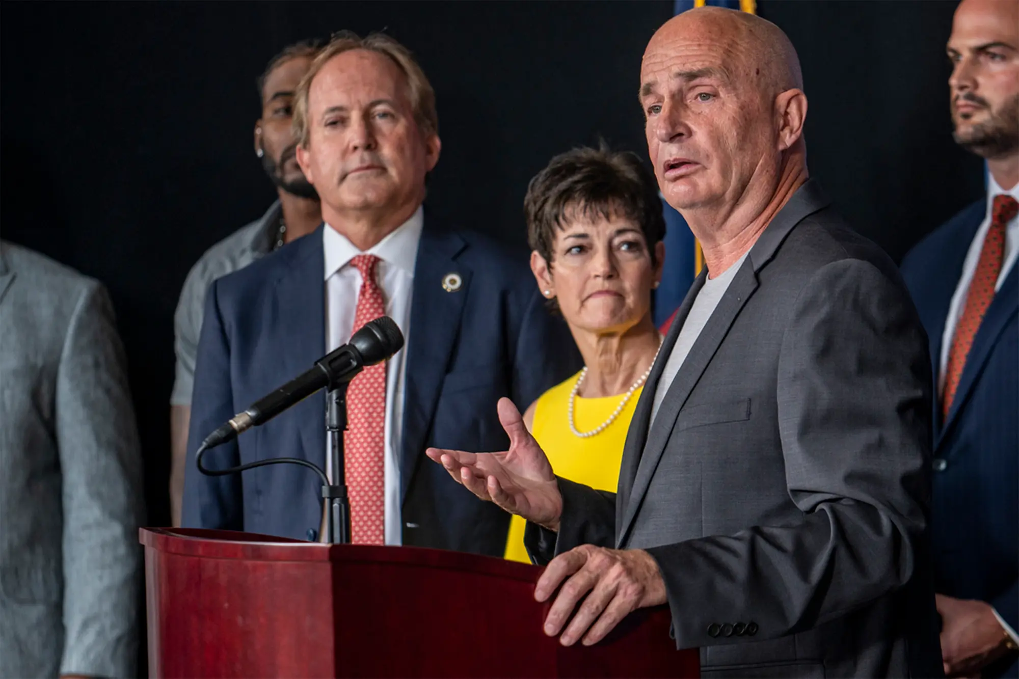 Impeached Texas Attorney General Partnered With Troubled Businessman to Push Opioid Program (propublica.org)