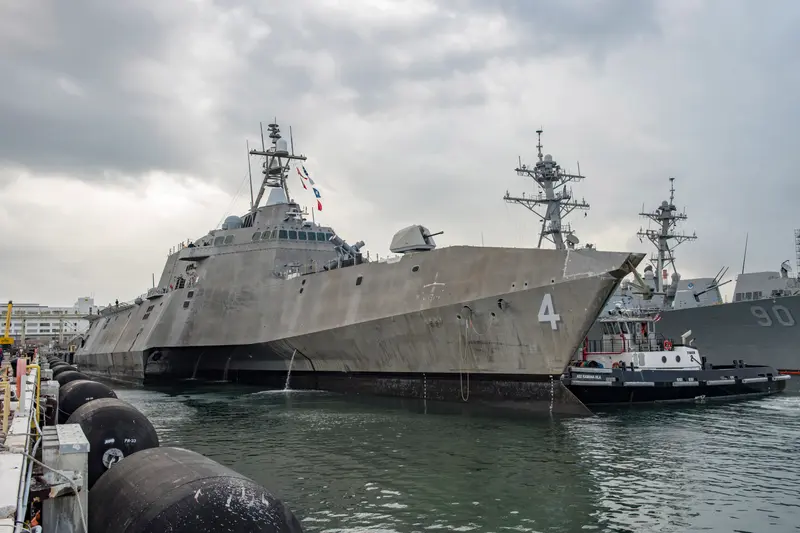 The Inside Story of How the Navy Spent Billions on the “Little Crappy Ship” 12